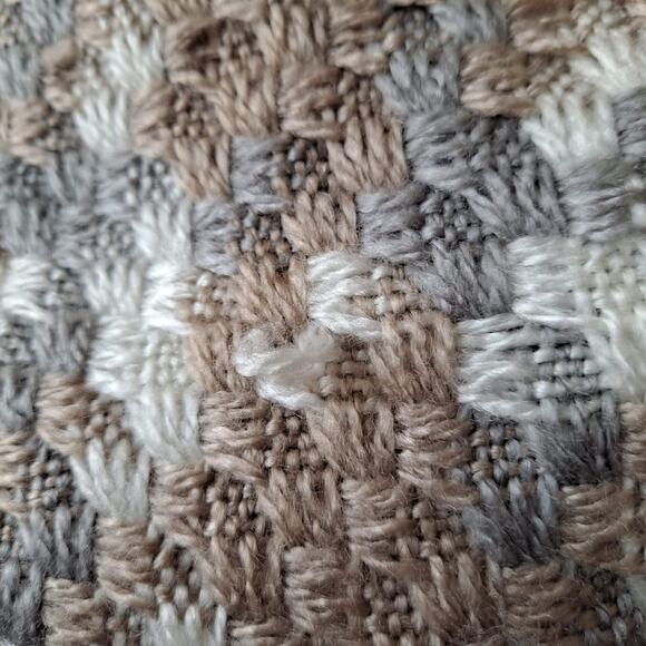 Calvin Klein Beige Tan & Olive Green Basket Weave Chunky Knit Scarf - 23" x 75" - Picture 13 of 13